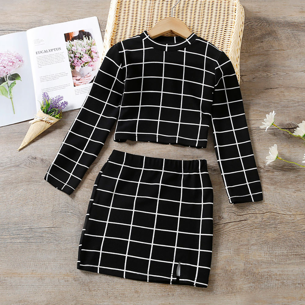 

features material 100 polyester the actual product may differ slightly