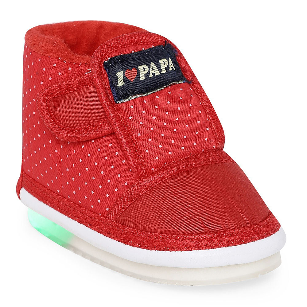 

features upper material 100 fabric sole material 100 rubber the