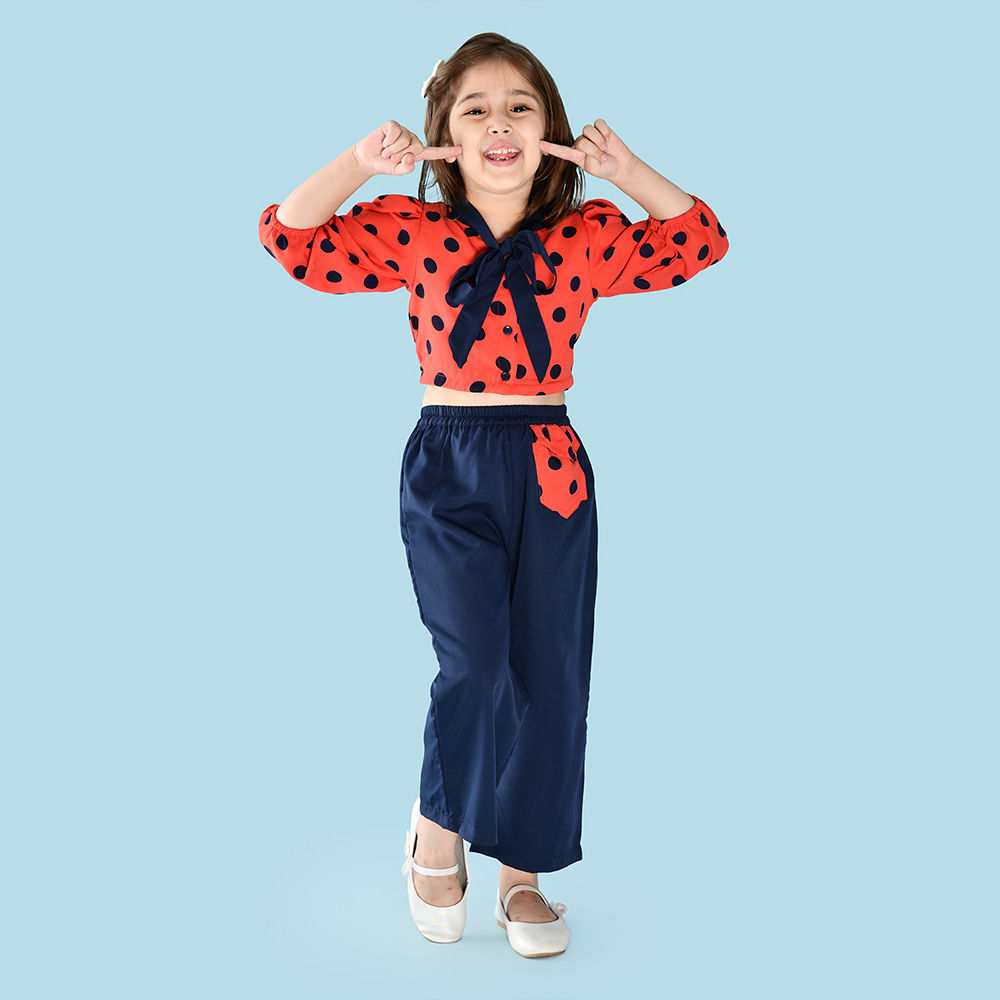 

features material 95 polyester and 5 spandex the actual product