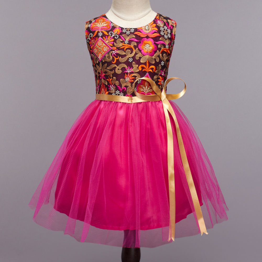 

features material polyester blend the actual product may differ slightly