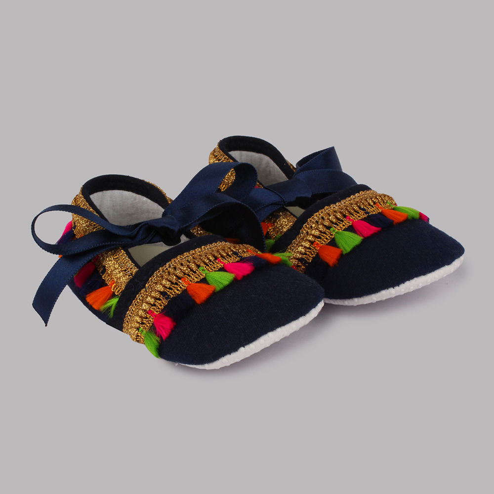 

features upper material 100 pu sole material 100 tpr the
