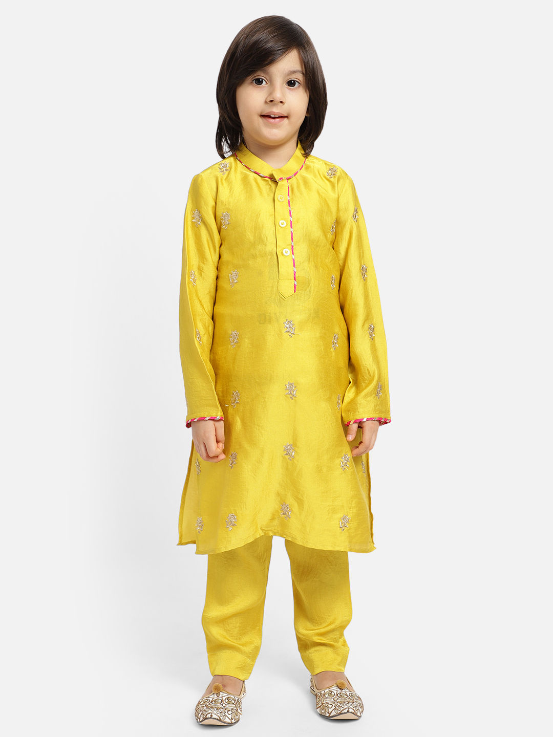 

features material cotton blend fit type regular the actual product