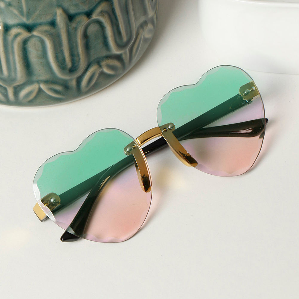 

these unisex sunglasses make you look fashionable and are 100