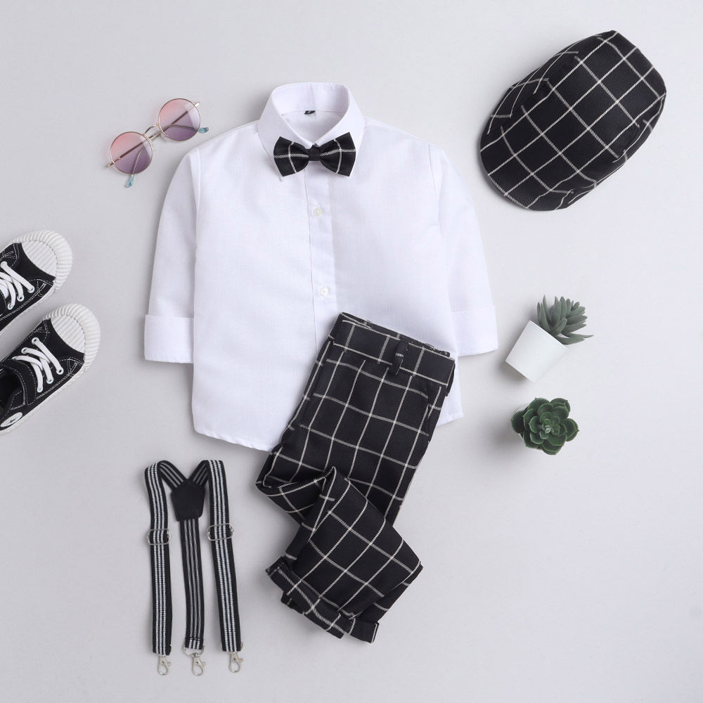 

this suspender pant set of jeetethnics is a stylish wear