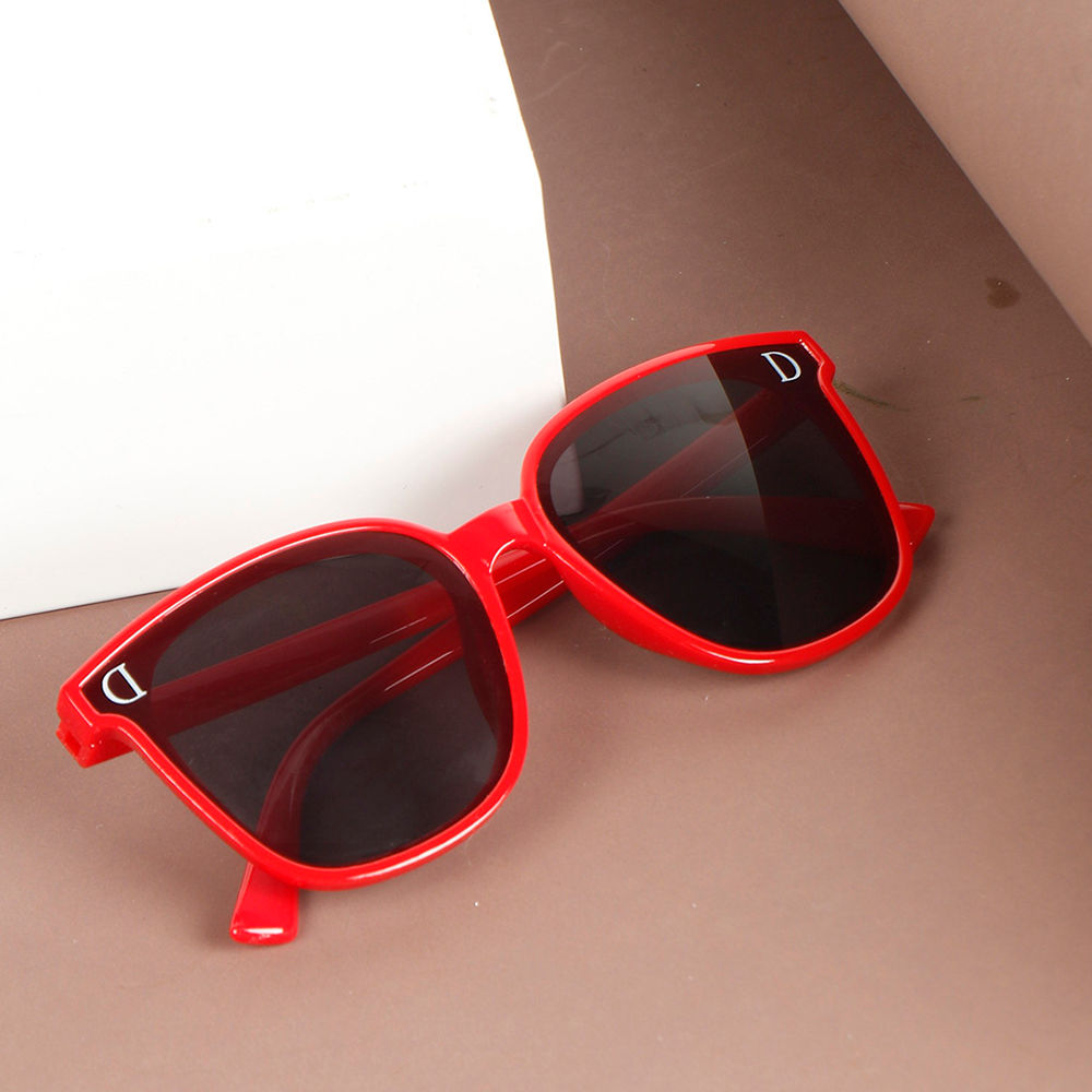 

these unisex sunglasses make you look fashionable and are 100