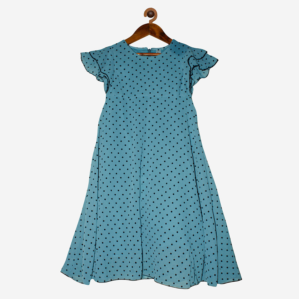

features material georgette the actual product may differ slightly in