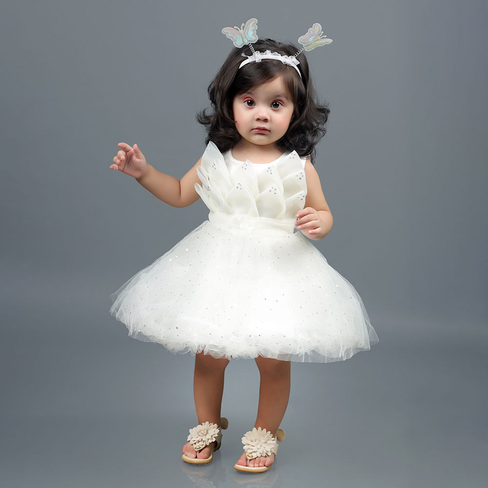 

features material cotton blend the actual product may differ slightly