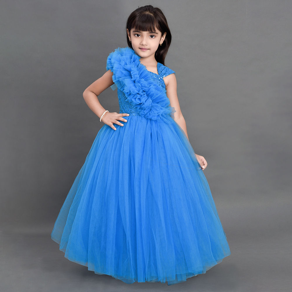 

features material polyester blend the actual product may differ slightly