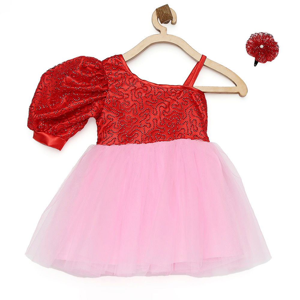 

features material 100 polyester the actual product may differ slightly