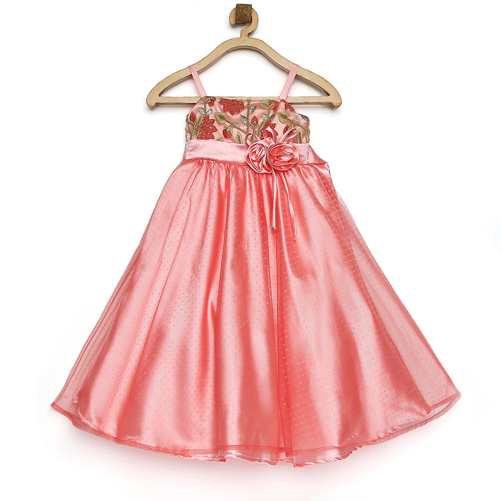 

features material 100 polyester the actual product may differ slightly