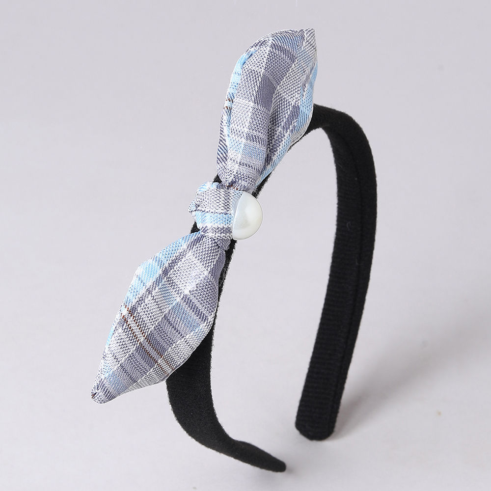 

features the actual product may differ slightly in color from