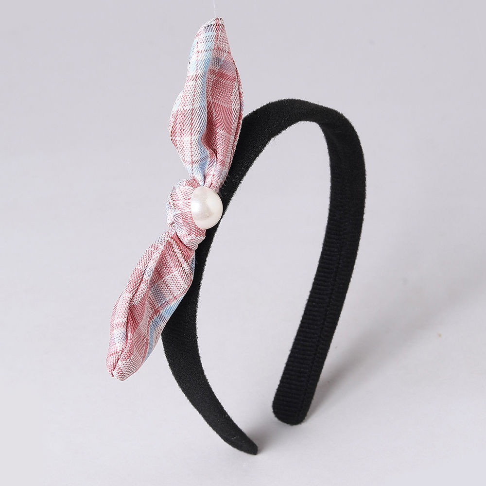 

features the actual product may differ slightly in color from