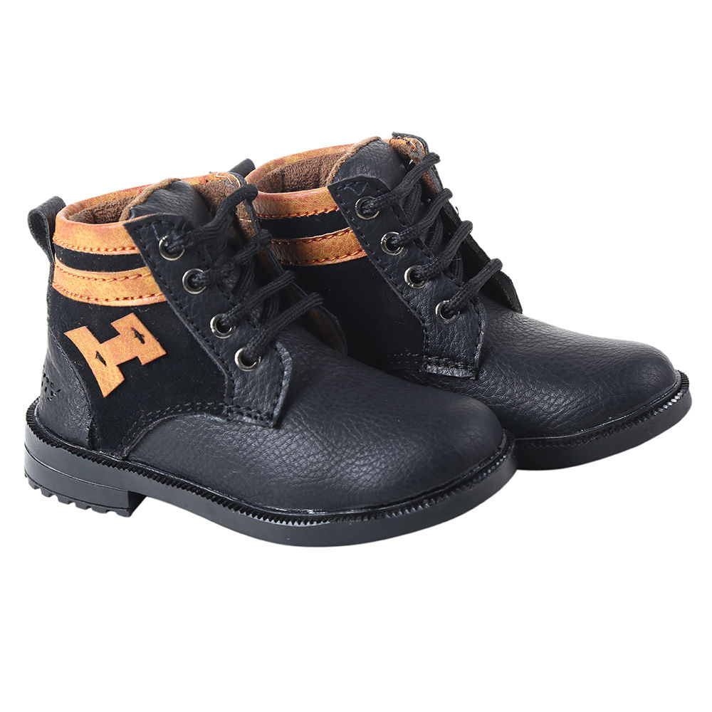 

features upper material 80 synthetic pu and 20 pu sole