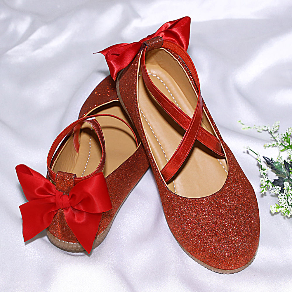 

features upper material synthetic sole material tpr the actual product