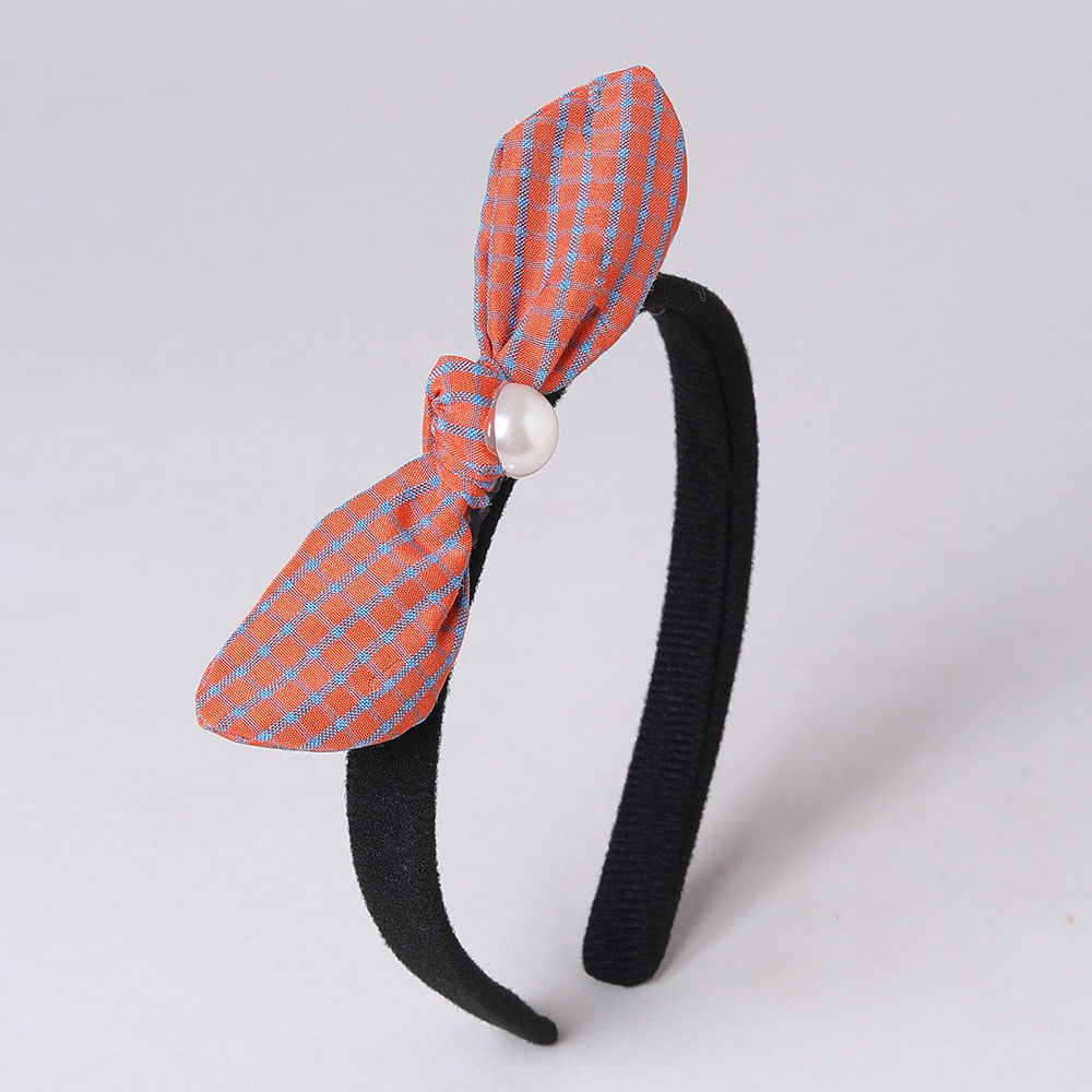 

features the actual product may differ slightly in color from