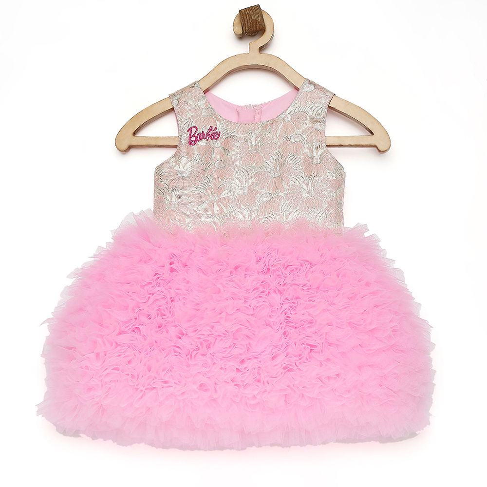 

features material 100 polyester the actual product may differ slightly