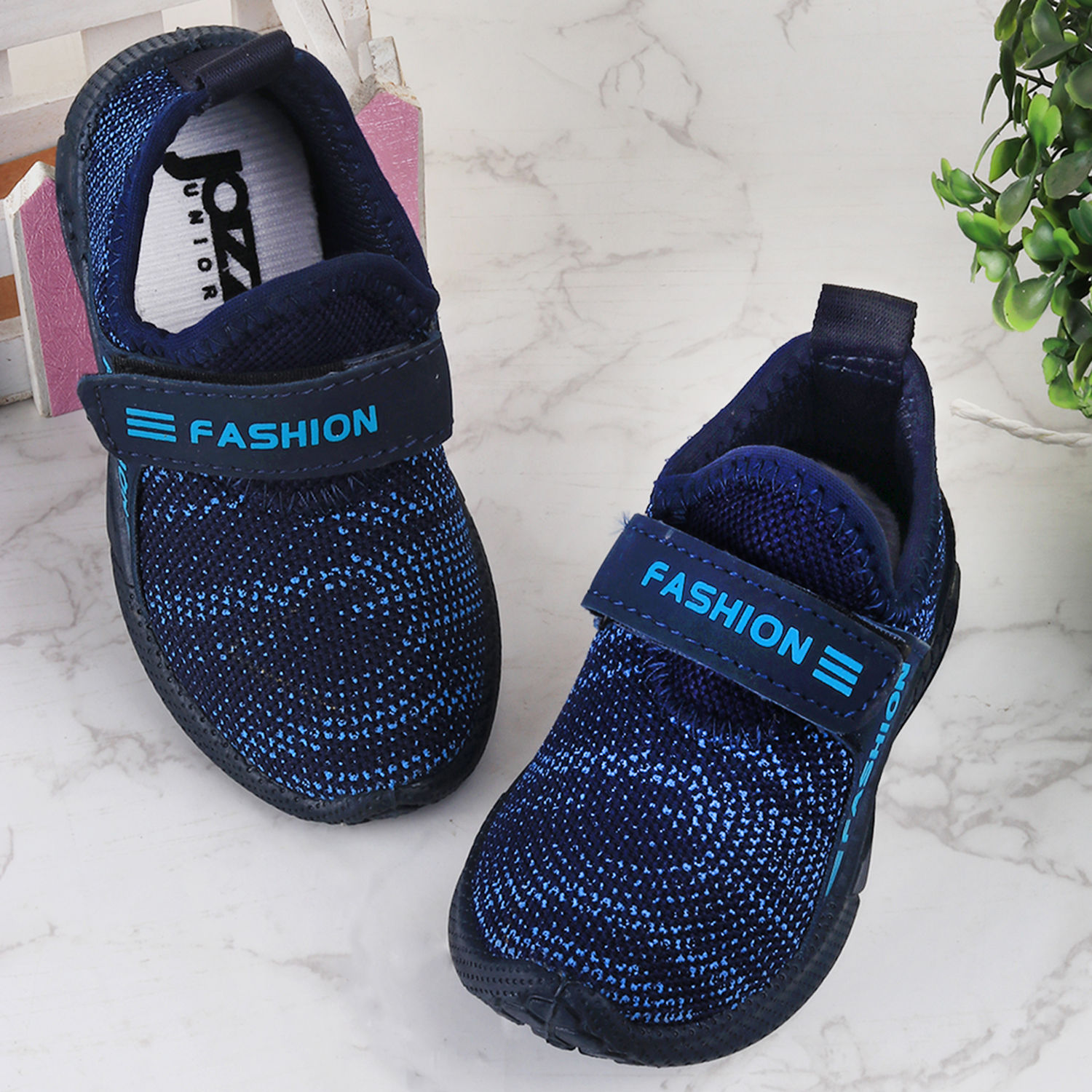 

features outer material mesh sole material tpr the actual product