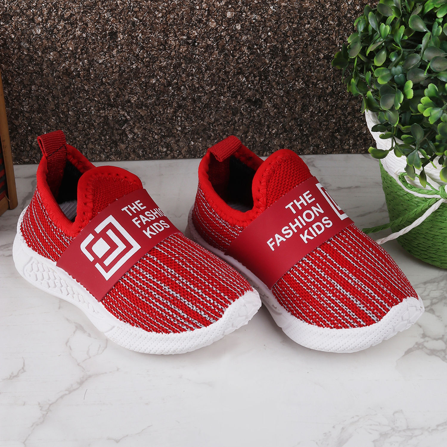 

features outer material mesh sole material tpr the actual product