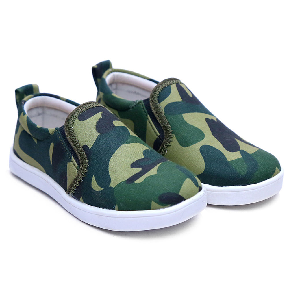 

features upper material 100 fabric sole material 100 rubber the