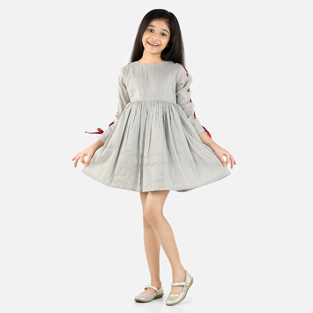 

features material 100 cotton the actual product may differ slightly
