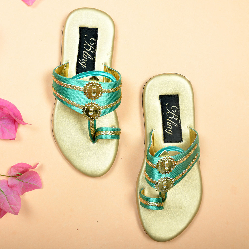 

features upper material artifical regzen sole material pvc the actual