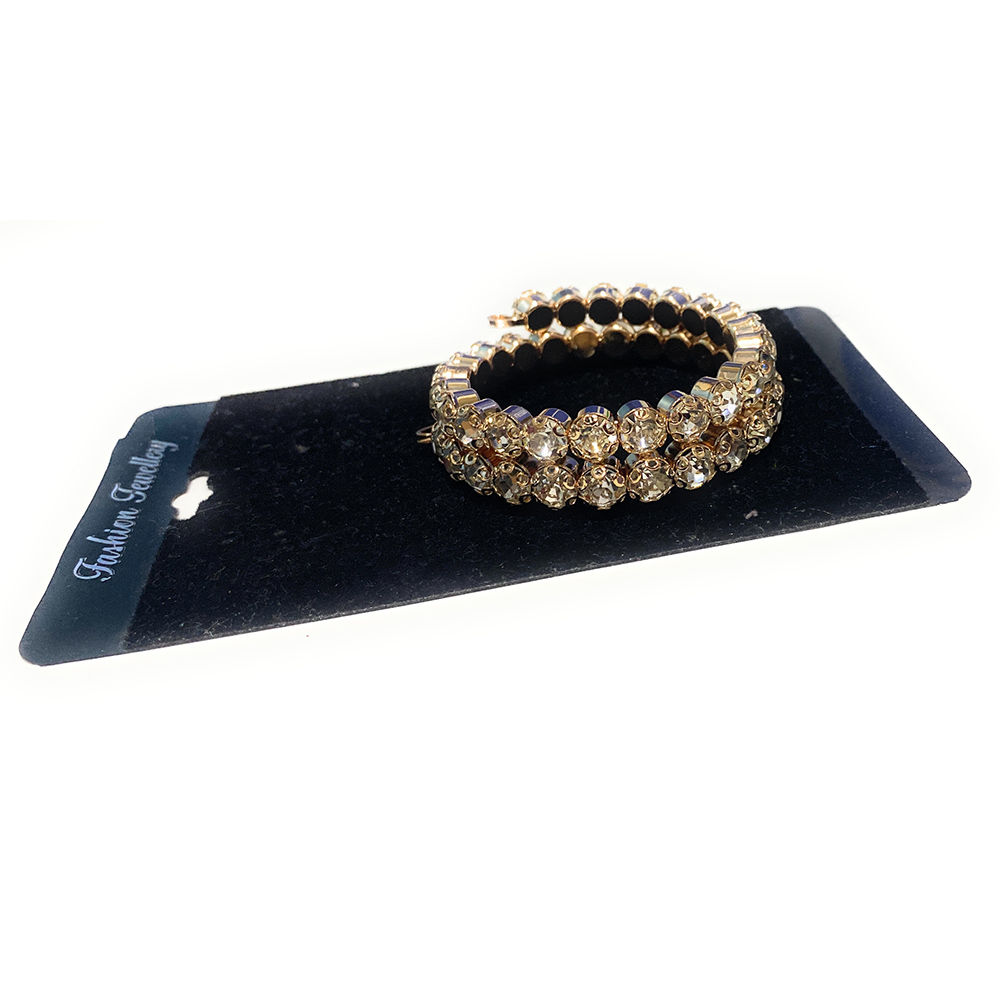 

features the actual product may differ slightly in color from