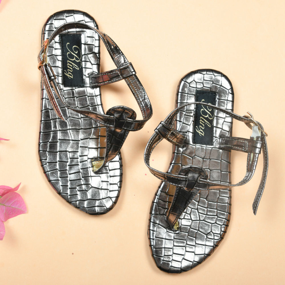 

features upper material 70 pu and 30 fabric sole material