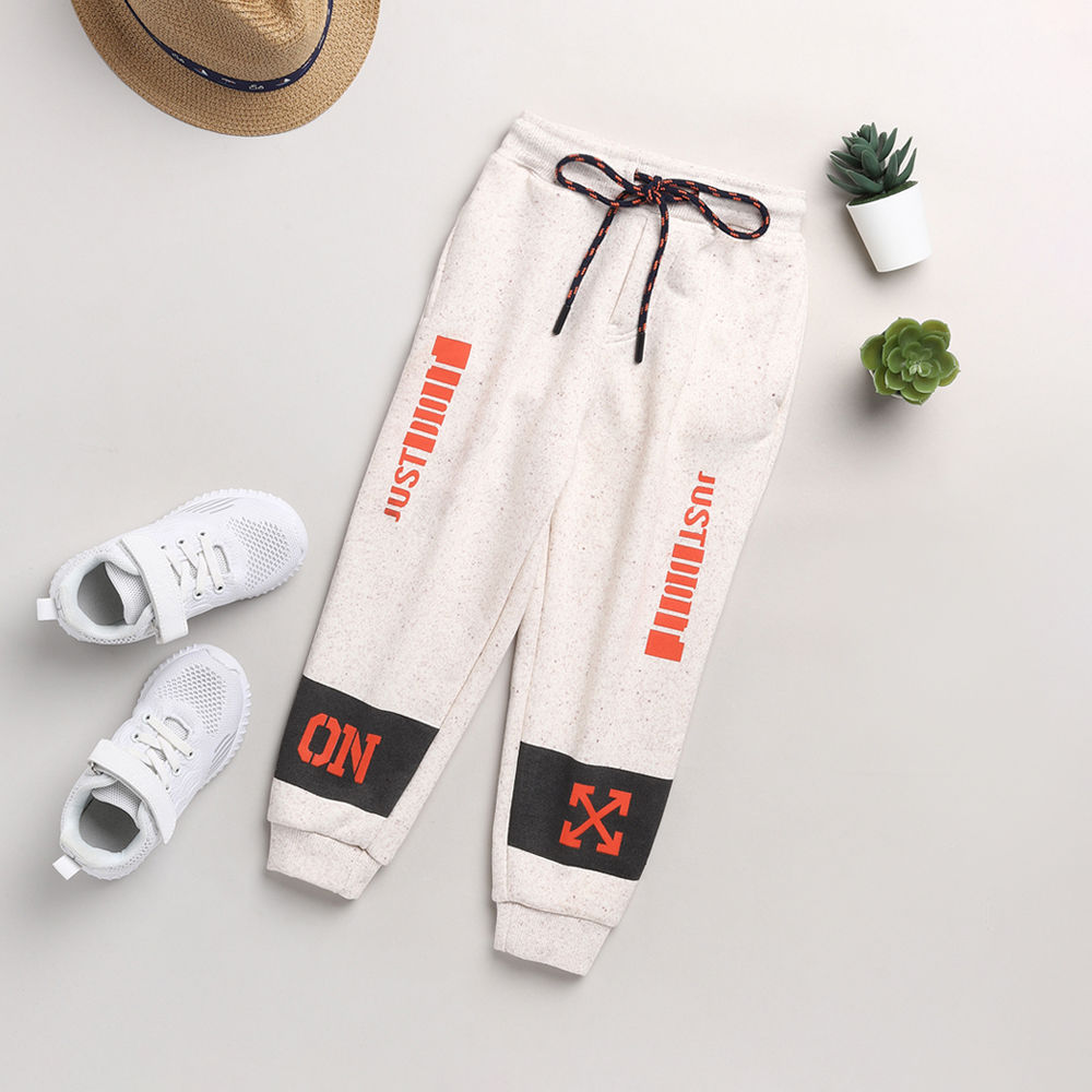 

features material 70 cotton and 30 polyester the actual product