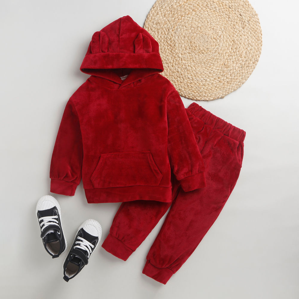 

features material 95 polyester the actual product may differ slightly