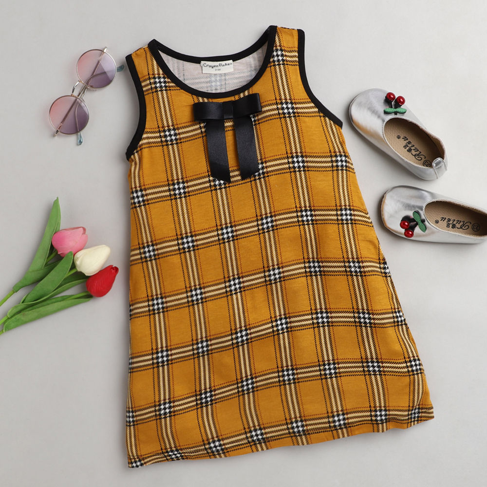 

features material 100 polyester the actual product may differ slightly