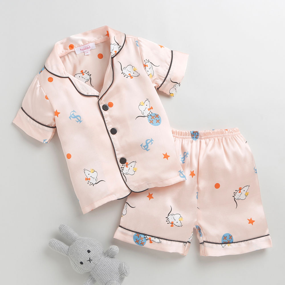 

features top material 100 polyester bottom material 95 polyester 5