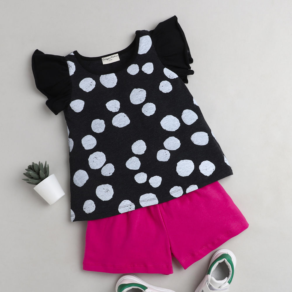 

features material 100 polyester the actual product may differ slightly