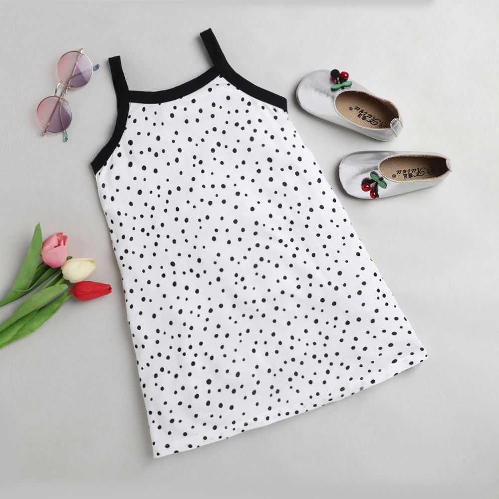 

features material 100 polyester the actual product may differ slightly