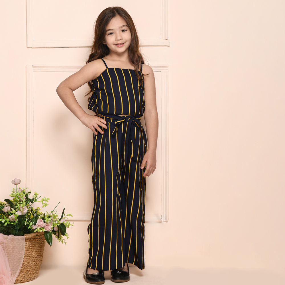 

features material 90 cotton 10 polyester the actual product may