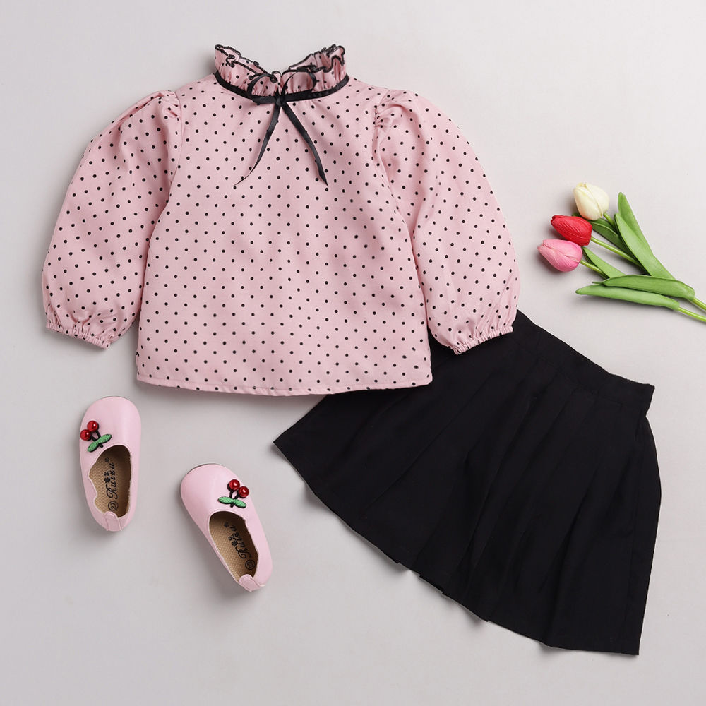 

features material poly cotton fit type slim the actual product