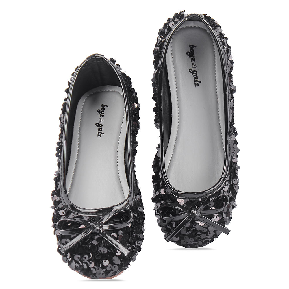 

features material synthetic leather the actual product may differ slightly