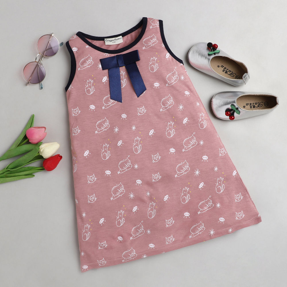 

features material 100 polyester the actual product may differ slightly