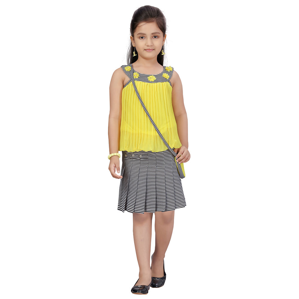 

features material polyester the actual product may differ slightly in