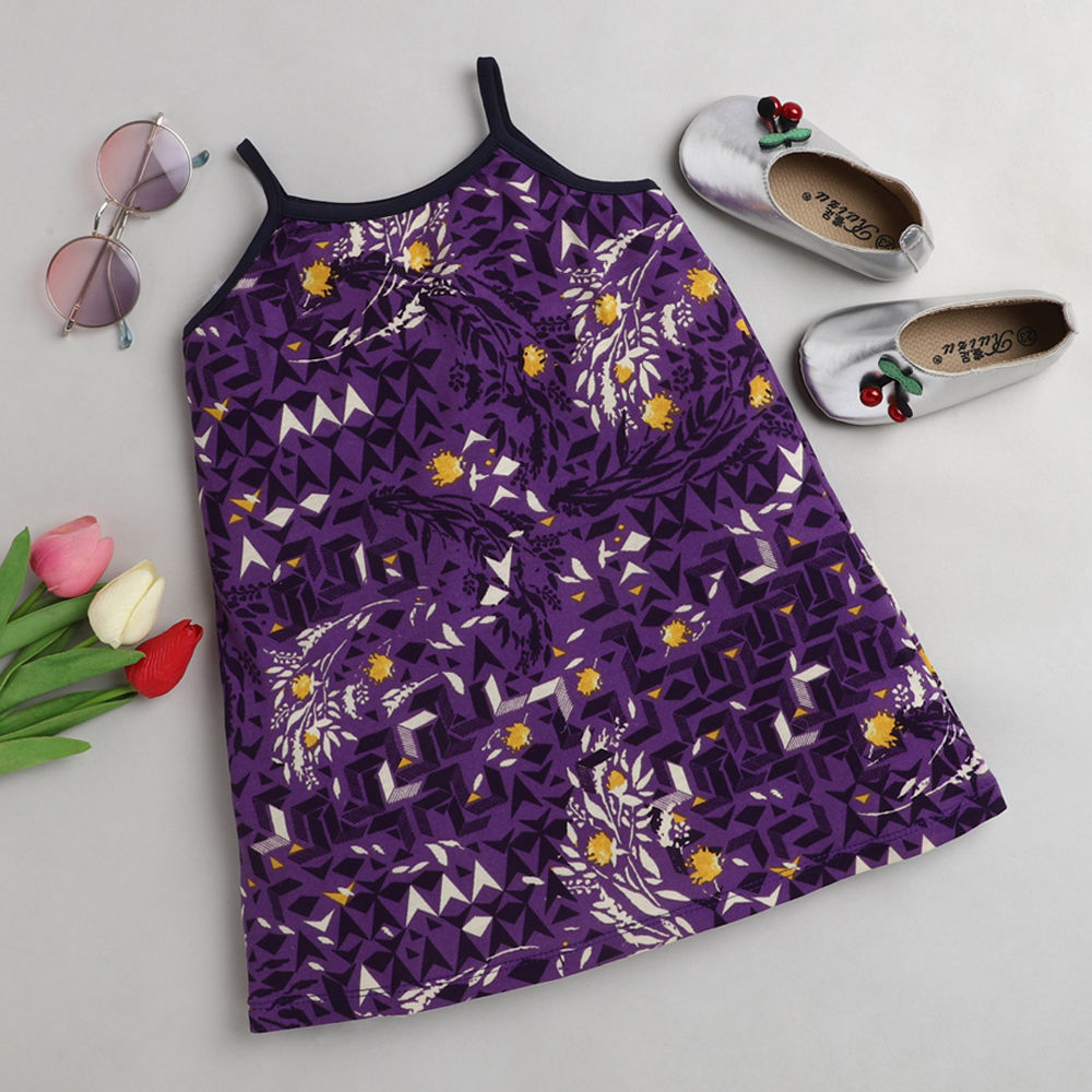

features material 100 polyester the actual product may differ slightly