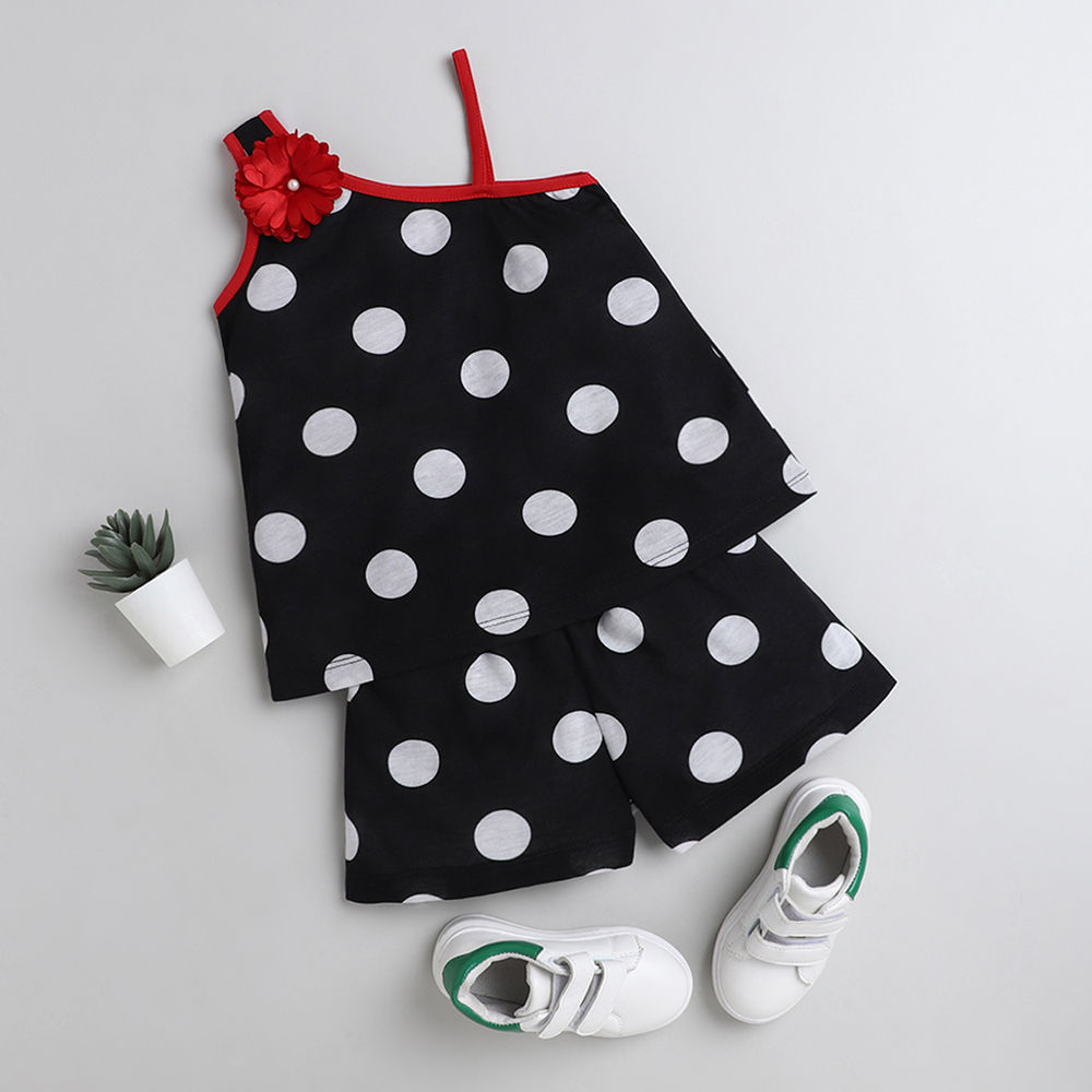 

features material 100 polyester the actual product may differ slightly