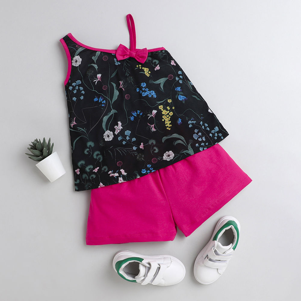 

features material 100 polyester the actual product may differ slightly