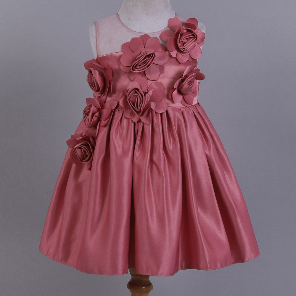 

features material 65 polyester and 35 viscose the actual product