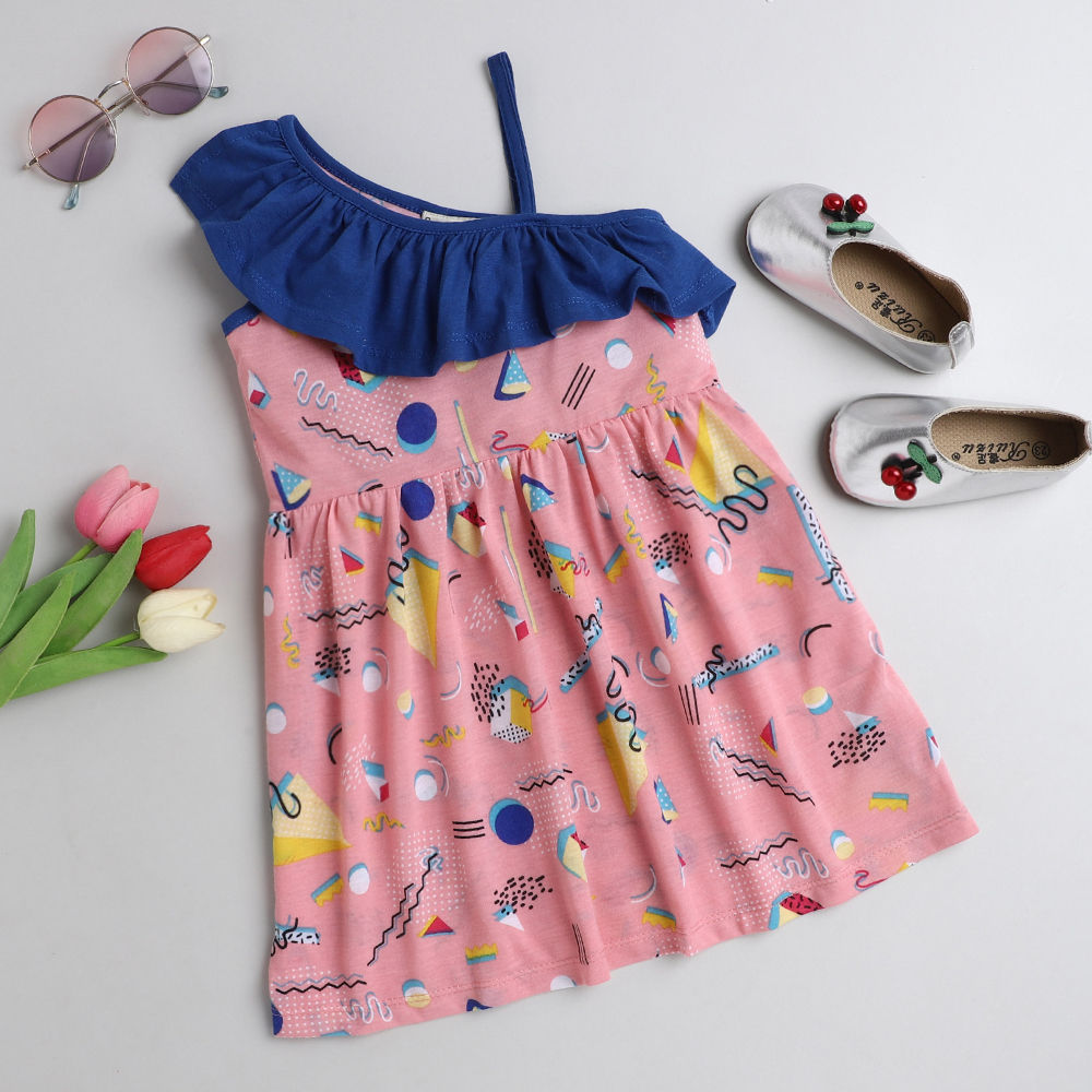 

features material 100 polyester the actual product may differ slightly