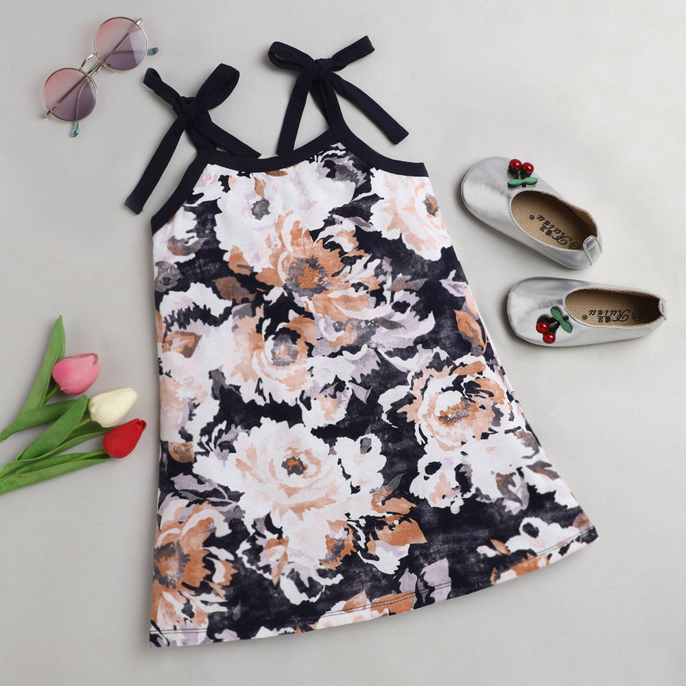 

features material 100 polyester the actual product may differ slightly