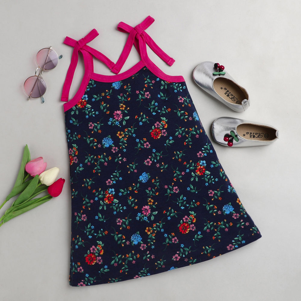 

features material 100 polyester the actual product may differ slightly