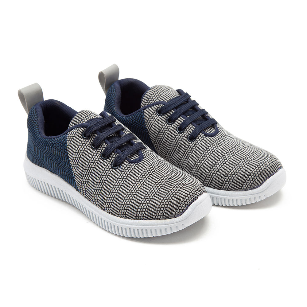 

features upper material fox leather sole material air max the