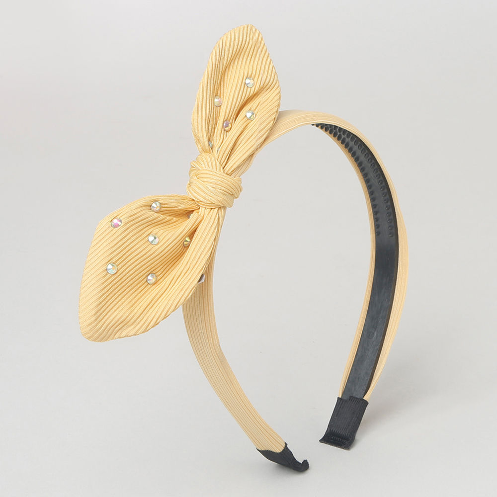 

dress your little girl in this lovely accessories and make