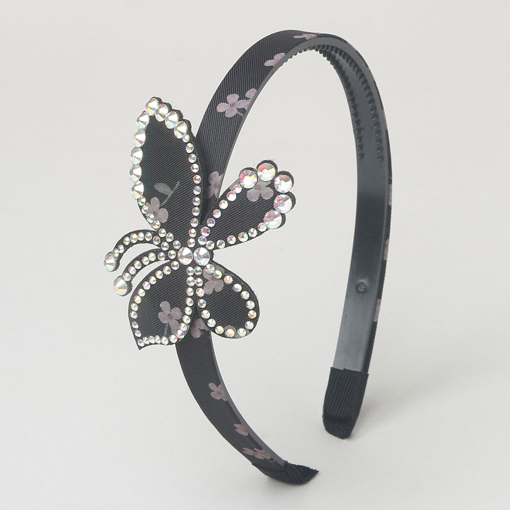 

dress your little girl in this lovely accessories and make