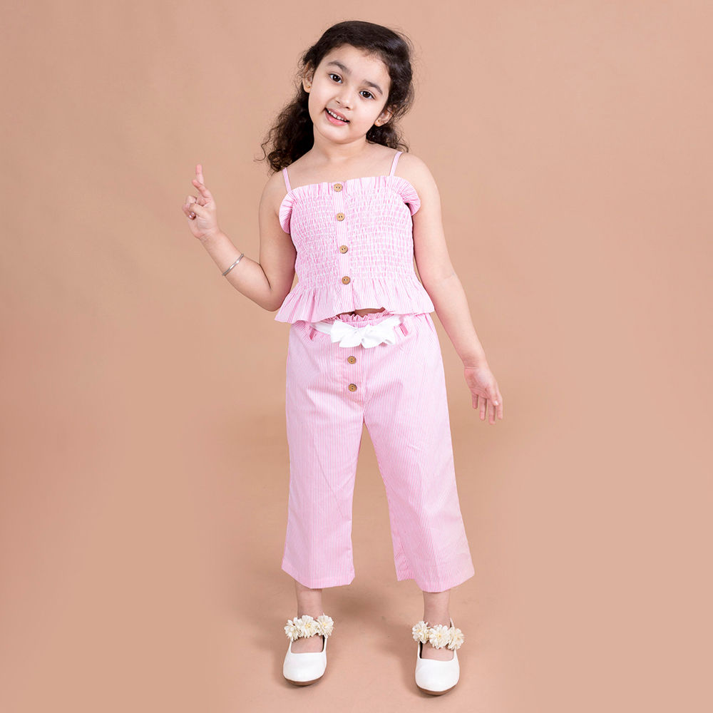 

features material cotton blend fit type regular the actual product