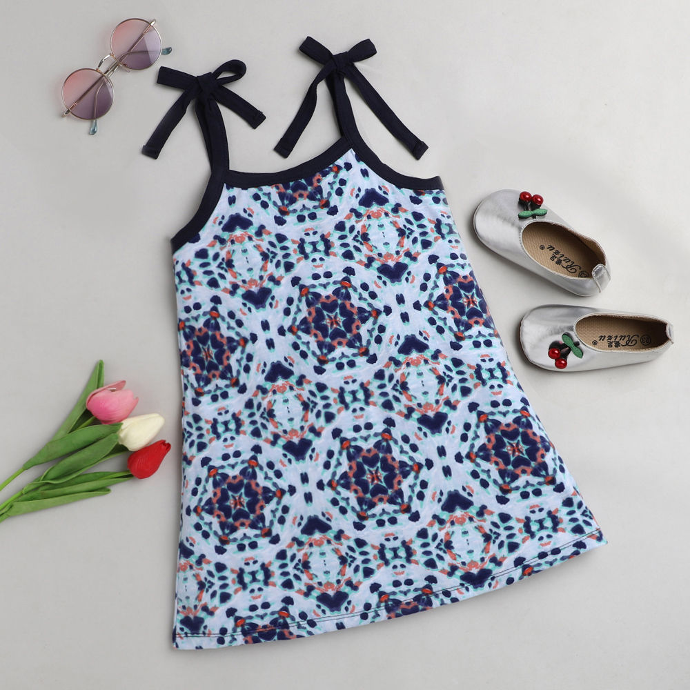 

features material 100 polyester the actual product may differ slightly